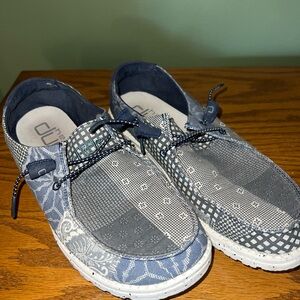 Hey Dude Blue and Gray Patterned Flats